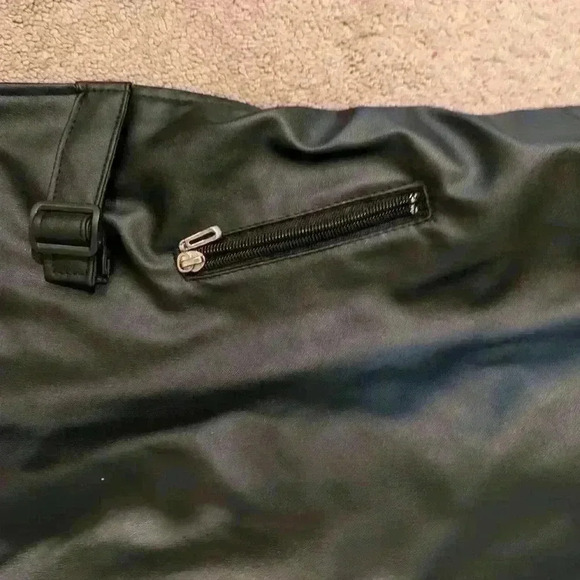 Black leather dog jacket for m L dogs - Picture 3 of 6